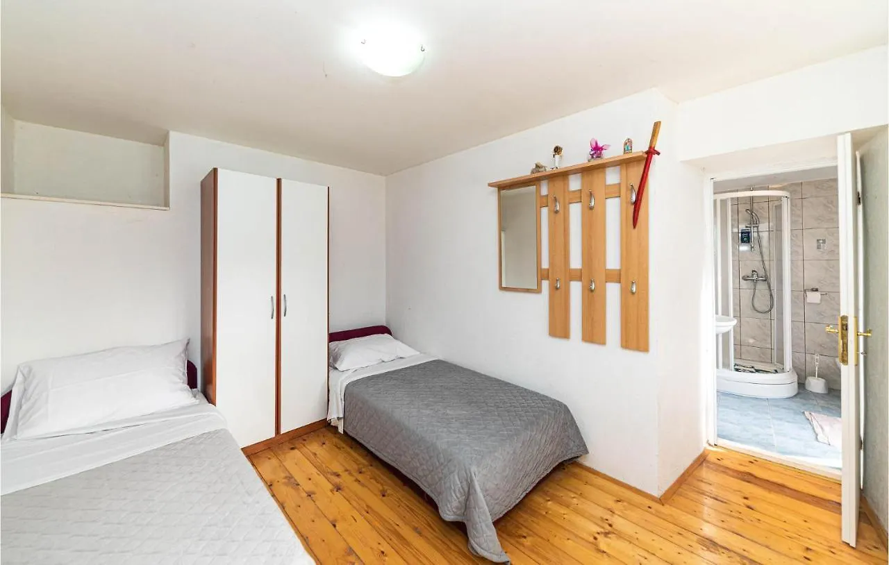 Holiday home Pet Friendly Home In Prgomet With Kitchen Labin