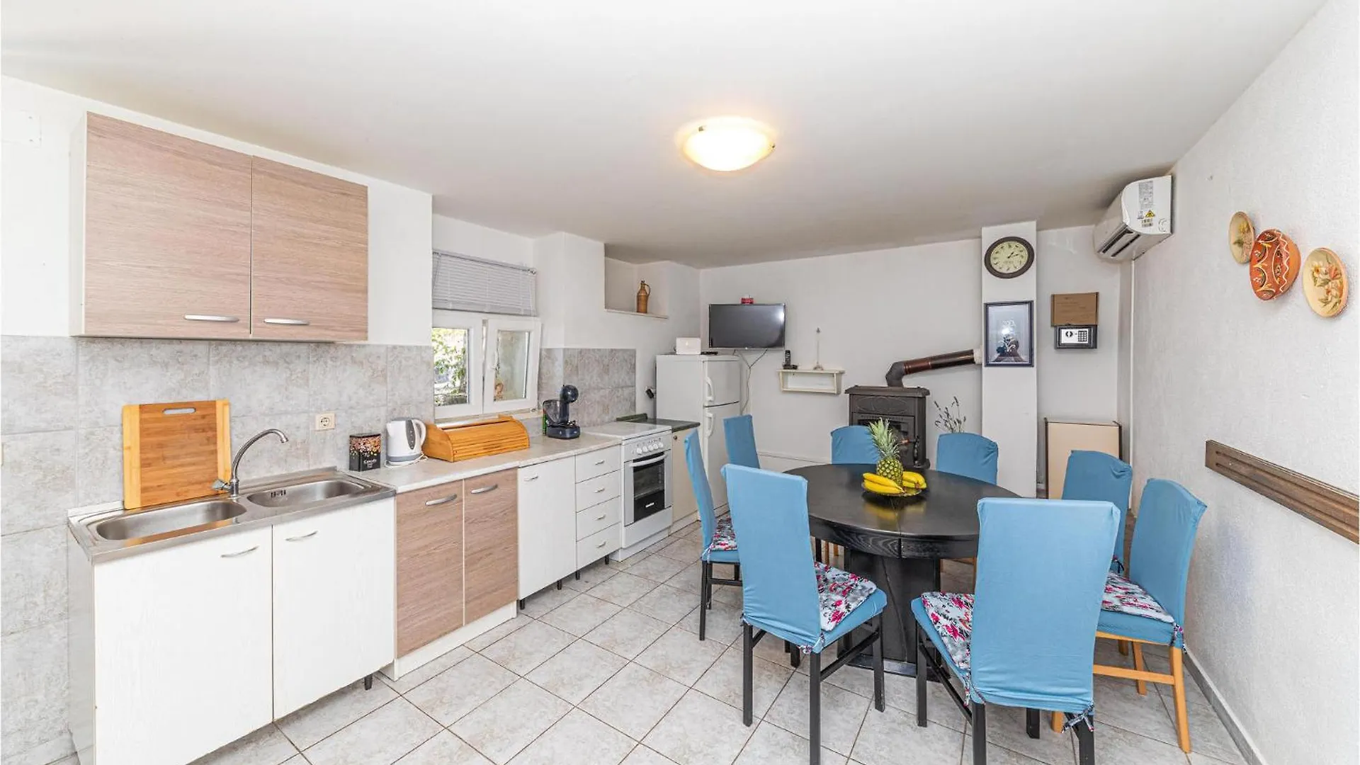 Pet Friendly Home In Prgomet With Kitchen Labin  Holiday home Labin (Dalmatia)